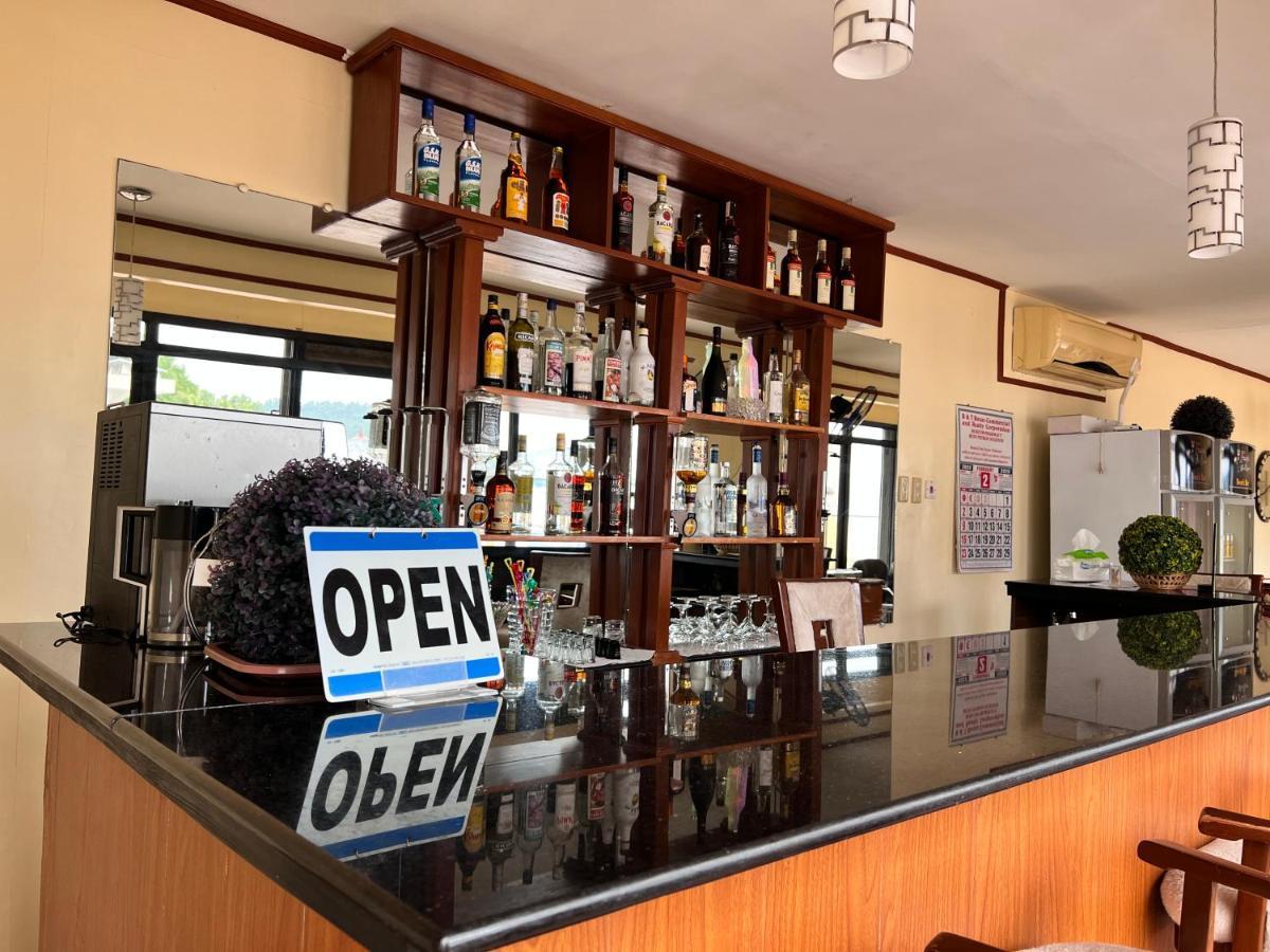 Foxy'S Beach Resort Сан Висенте Екстериор снимка