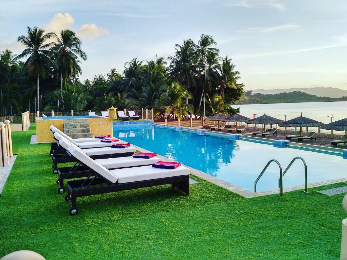 Foxy'S Beach Resort Сан Висенте Екстериор снимка